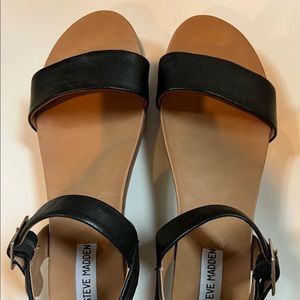 Steve Madden Aida Woman Sandals in Size 8